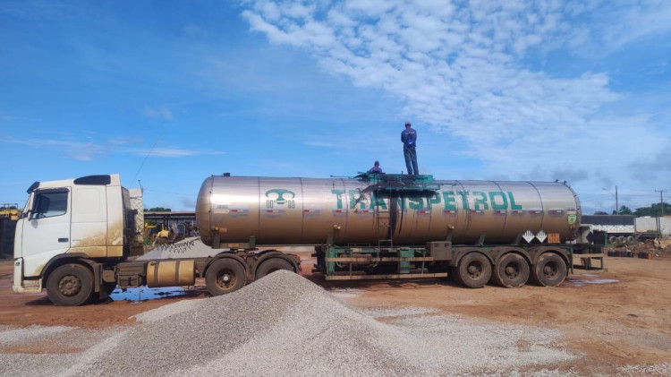 PRF apreende mais de 250 quilos de droga em caminhão que seguia de Comodoro para São Paulo