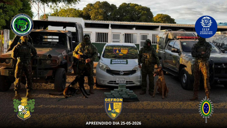 Cães do Gefron encontram “mocó” com quase 20 kg de cocaína em táxi boliviano