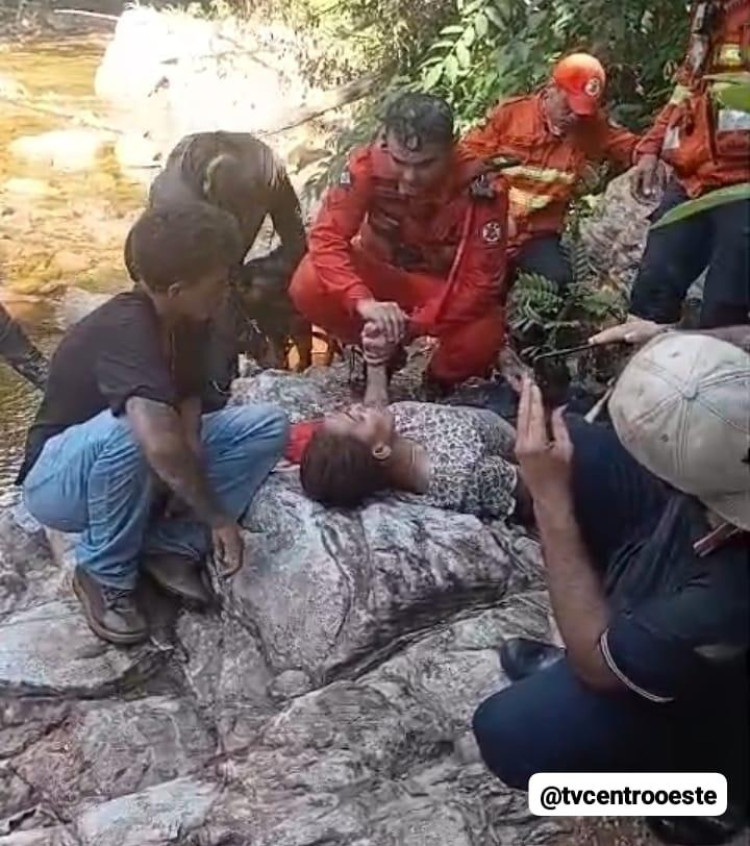 Mislene é encontrada com vida após quase uma semana desaparecida em mata fechada