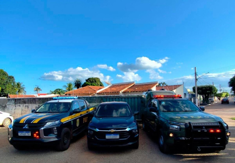 Veículo roubado em Várzea Grande é recuperado durante operação na fronteira em Cáceres