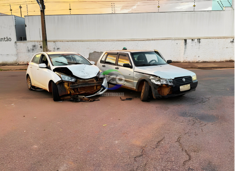 Três pessoas ficam feridas após batida entre dois veículos, em Pontes e Lacerda