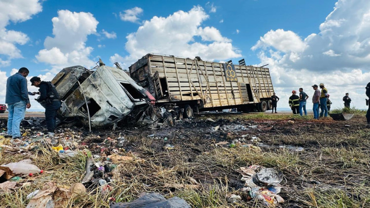 Duas pessoas morrem em grave acidente na BR-174 entre Nova Lacerda e Conquista D'Oeste