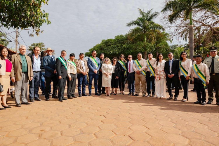 San Ignacio de Velasco homenageia família Lacerda por quatro décadas de integração Brasil-Bolívia.