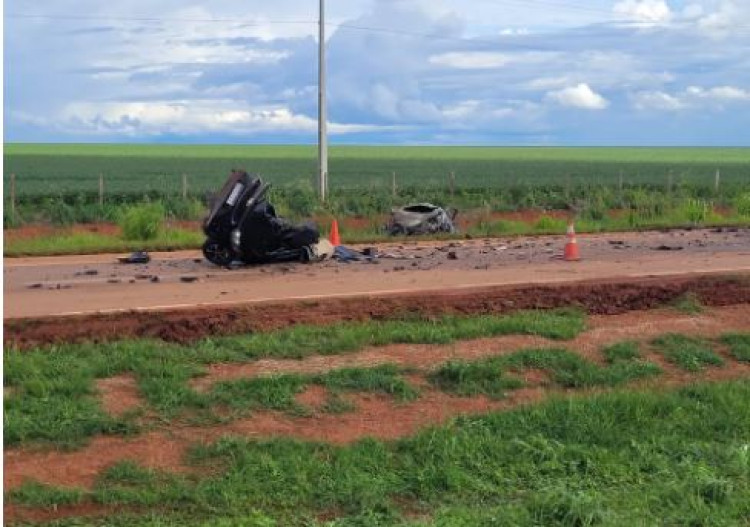 Acidente entre dois carros deixa seis mortos na BR-163