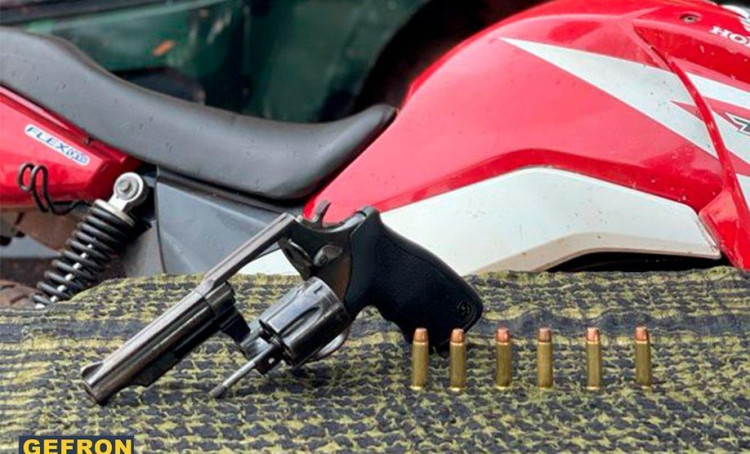 Adolescente pula em Córrego para fugir do Gefron com arma em Pontes e Lacerda