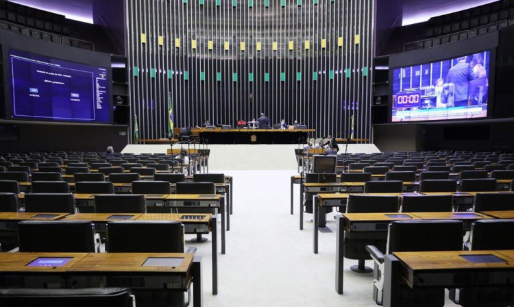 Câmara aprova adiamento das eleições municipais para novembro. PEC será promulgada nesta quinta
