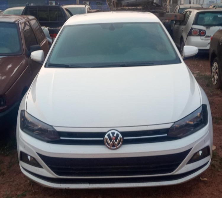 Carro roubado em Araputanga é abandonado em às margens da BR 174 em Pontes e Lacerda