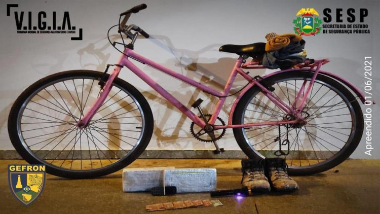 Ciclista tenta atravessar fronteira com cocaína e acaba preso pelo Gefron