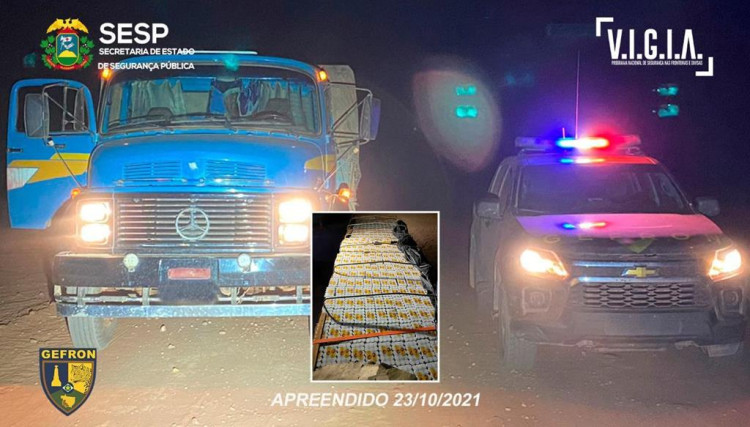 Contrabando de cerveja: caminhão é aprendido com mais de 2 mil latas de Skol na fronteira