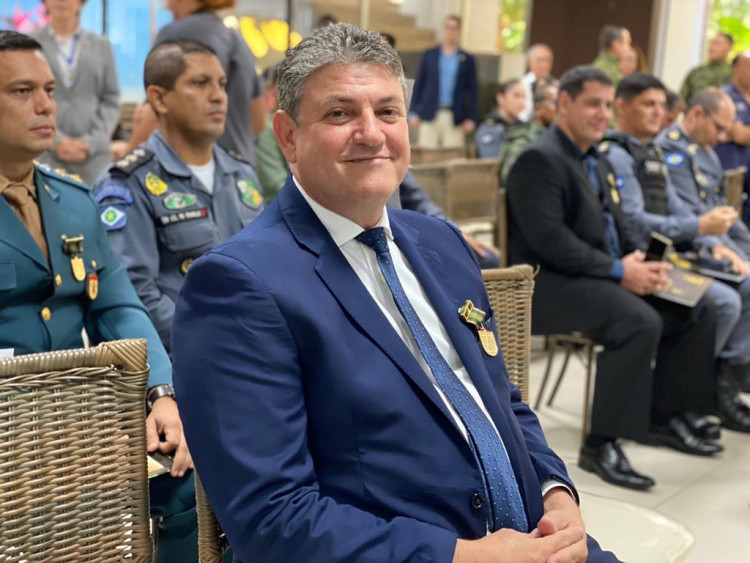 Deputado Moretto recebe medalha “Mérito do Policial de Fronteira” do Gefron