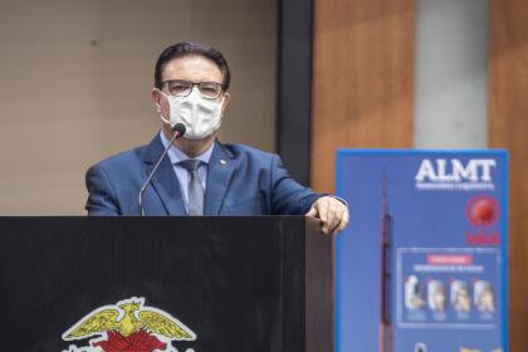 Dr. Gimenez testa positivo para a covid-19