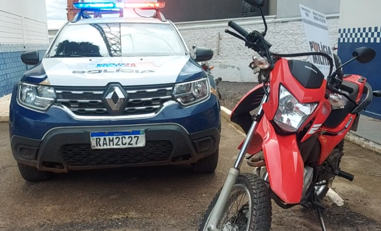 Drogas, dinheiro e moto são apreendidos com traficante em Pontes e Lacerda