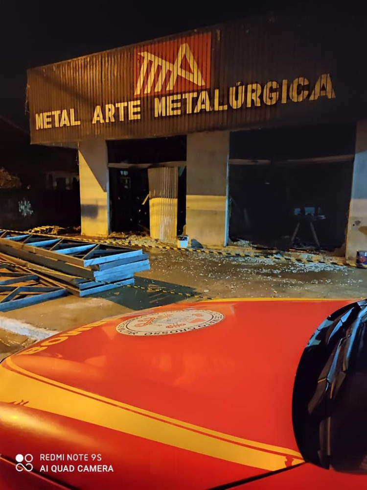 Em Nova Lacerda, imóvel é parcialmente destruído em incêndio