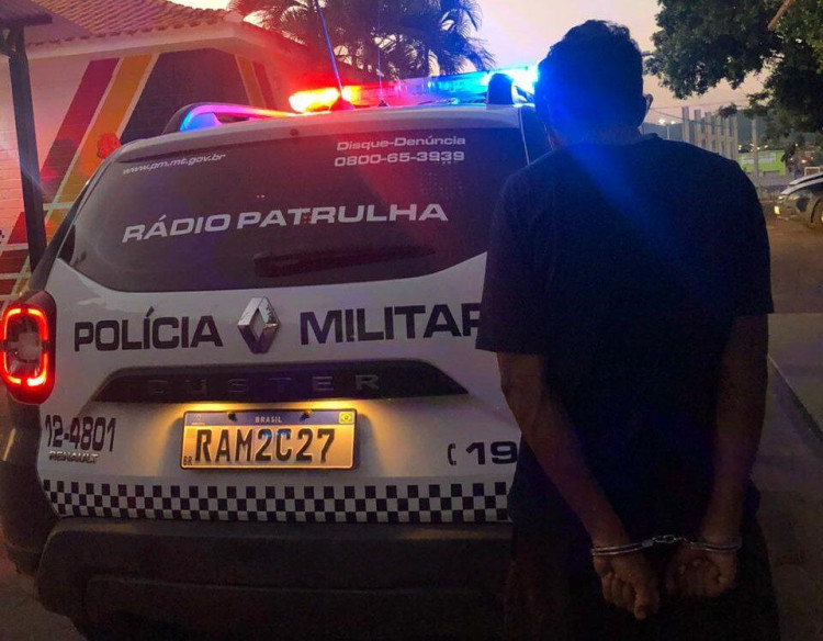 Jovem é preso em flagrante após furtar aparelho de som automotivo