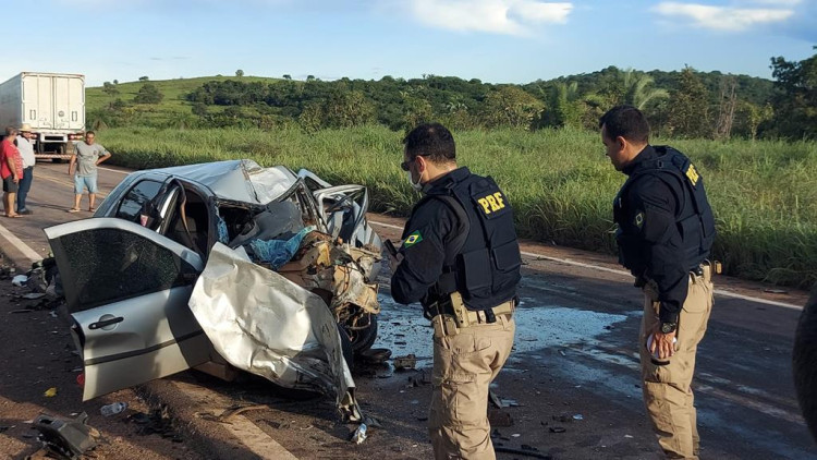 Mãe e duas filhas morrem em acidente na BR 174 próximo de Adrianópolis