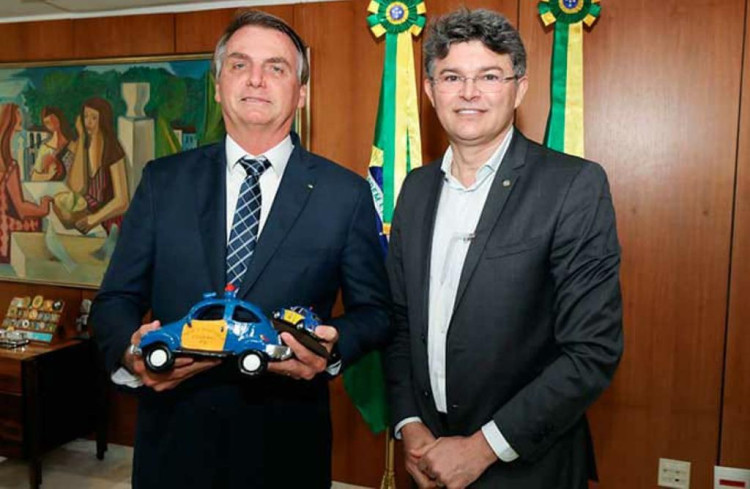 Medeiros solicita a Bolsonaro doses extras de vacina para cidades de Cáceres, Vila Bela, Porto Esperidião e Pontes e Lacerda