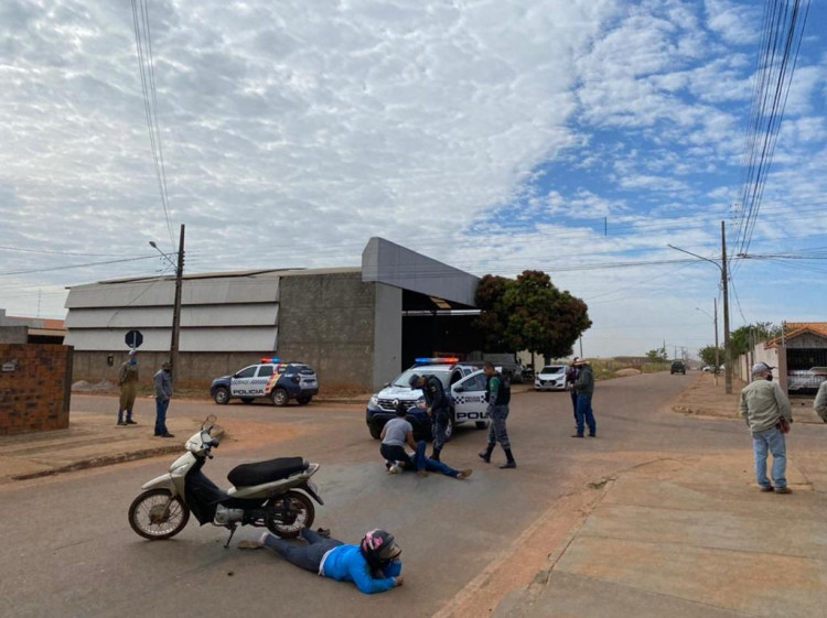 Menina de 14 anos fica ferida em acidente na Av. Ayrton Senna