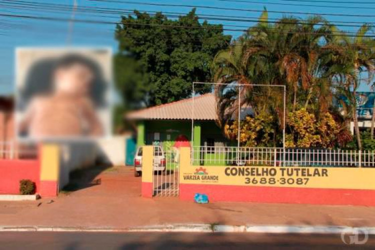 Menino de 2 anos é achado nu na rua, mãe abandona e avó tenta resgatar