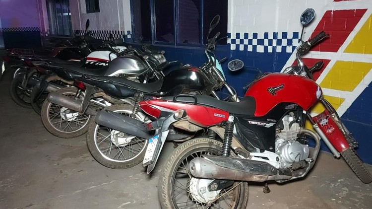 Motociclistas são convidados a fazerem “ram dan dan” no batalhão da PM