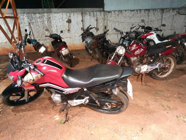 Motociclistas são presos por direção perigosa