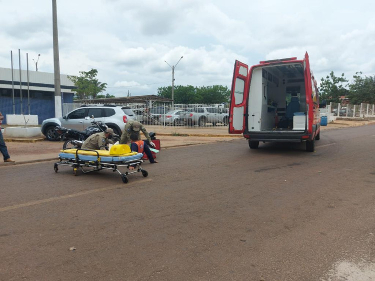 Motoqueiro em alta velocidade provoca acidente em frente a Delegacia de Polícia Judiciária Civil