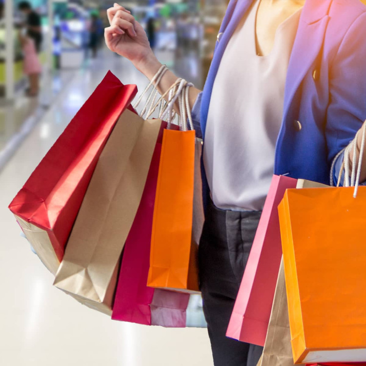 Para evitar golpes, consumidor deve ficar atento nas compras