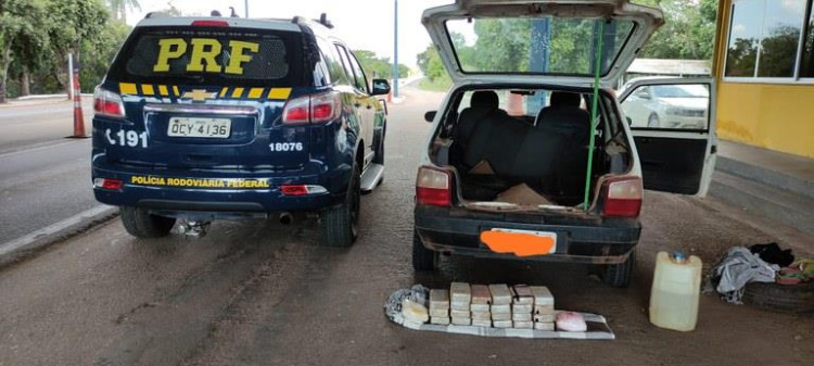 Polícia Rodoviária Federal prende homem transportando 27 Kg de cocaína em Cáceres
