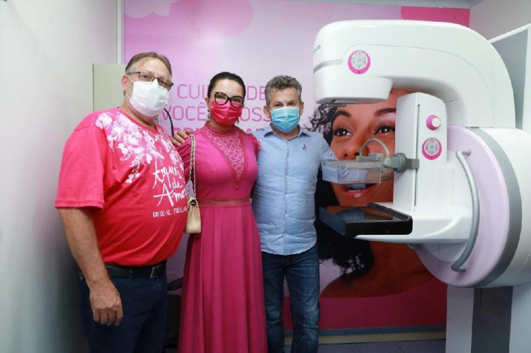 Primeira-Dama Virginia mendes lança a Campanha Outubro Rosa 2021