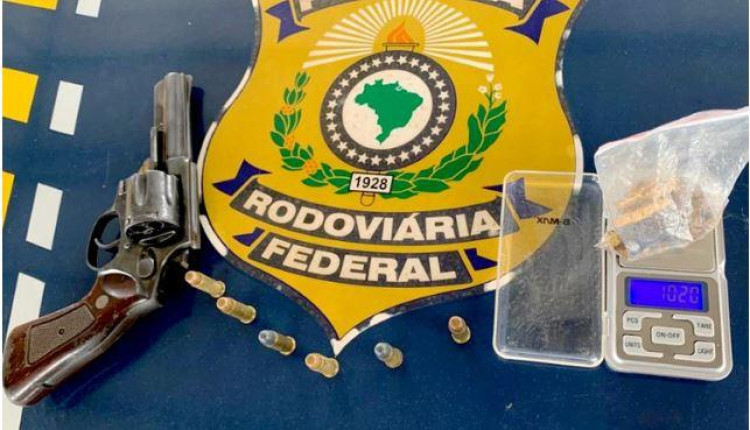 Revólver e gramas de ouro são apreendidos pela PRF de Pontes e Lacerda