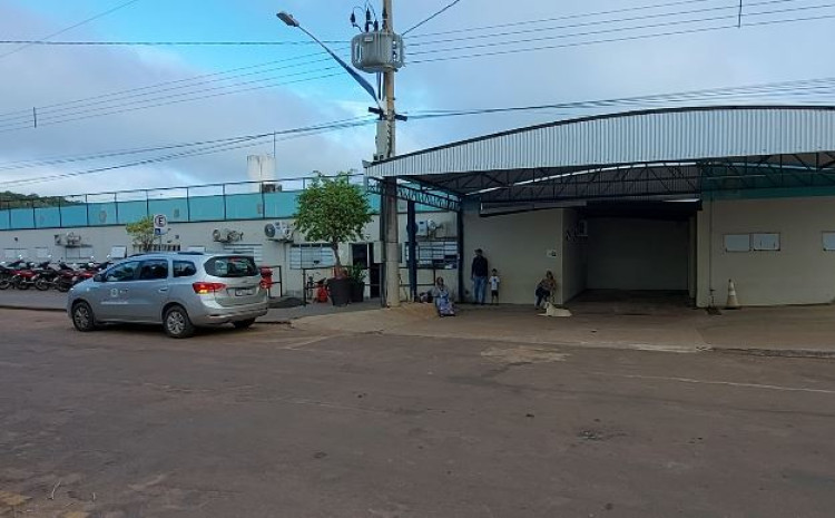 Santa Casa: Mauro Mendes cumpre acordo, Alcino descumpre e deposita na Justiça dinheiro que era pagar funcionários, alguns até despejados por atraso nos salários. Prefeitos da região submissos e inertes