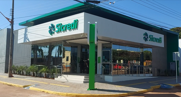 Sicredi reinaugura agência em Conquista D’Oeste com novidades no layout