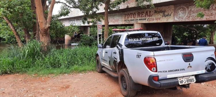 Suspeito que matou homem com tiro na cabeça se entrega à Polícia e joga arma no rio Guaporé