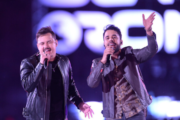 Zé Neto, dupla de Cristiano, cancela agenda por 90 dias por problema de saúde; E organização ExpoCáceres anuncia Cleyton e Romário