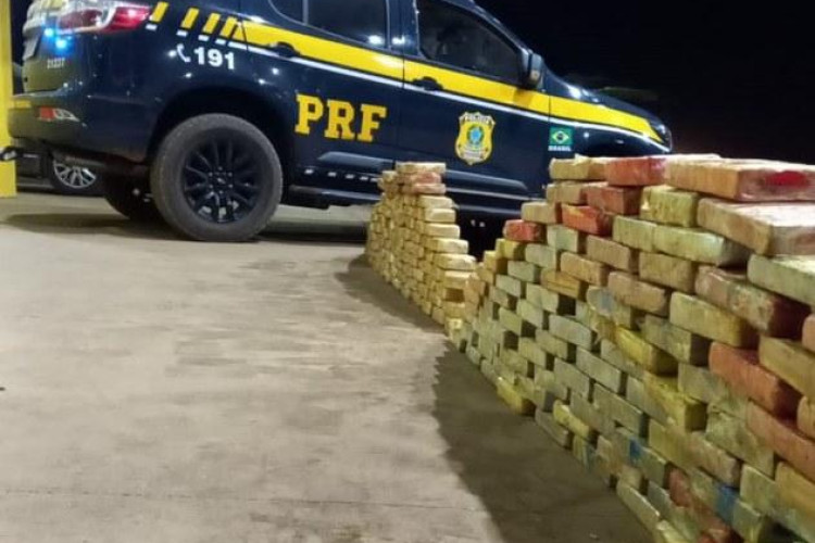 Em Campo Verde-MT, PRF apreende aproximadamente 210 kg de cocaína em caminhão