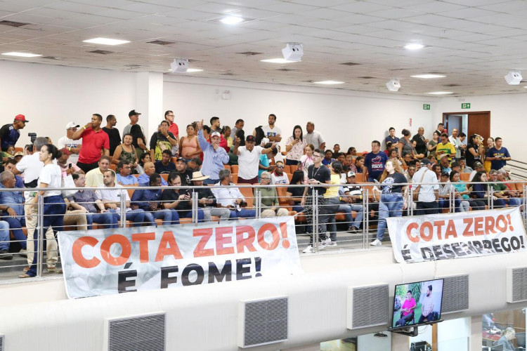 PL da Pesca é aprovado com 15 votos favoráveis e oito contrários