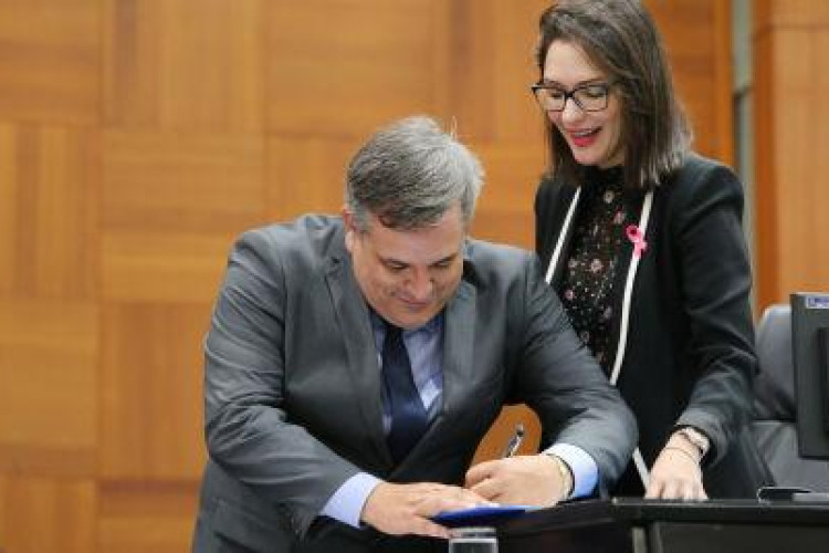 Moacir Couto assume cadeira na ALMT com licença do deputado Paulo Araújo
