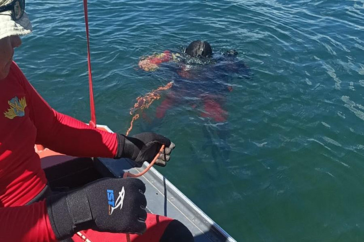 Corpo de Bombeiros resgata corpo de vítima que caiu no Lago do Manso