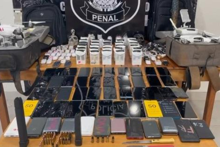 Operação da Polícia Penal impede entrada de R$ 500 mil em produtos eletrônicos, munições e facas na Mata Grande