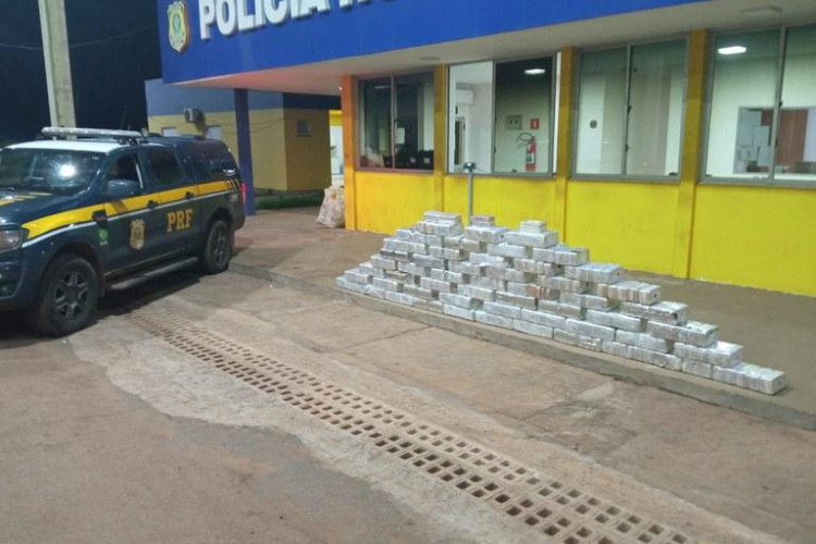 Polícia Rodoviária Federal apreende grande quantidade de drogas em fiscalização na BR-364; Droga teria saído de Pontes e Lacerda