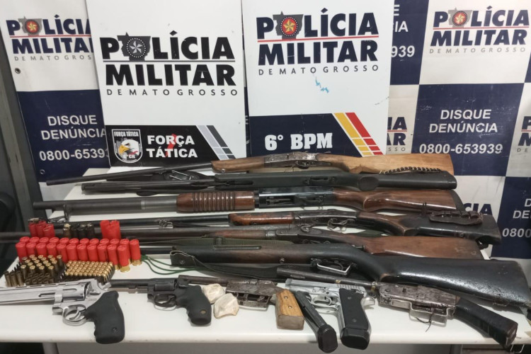 PM prende irmãos suspeitos por homicídio e apreende arsenal de armas na zona rural de Cáceres