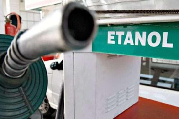 Demanda aquecida e proximidade do fim da safra elevam preço do etanol