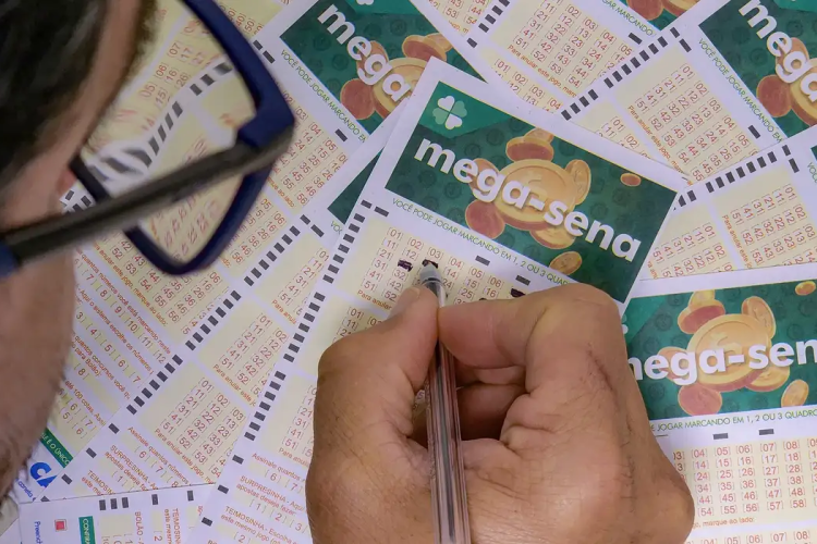 Mega-Sena sorteia nesta terça-feira prêmio estimado em R$ 3,5 milhões