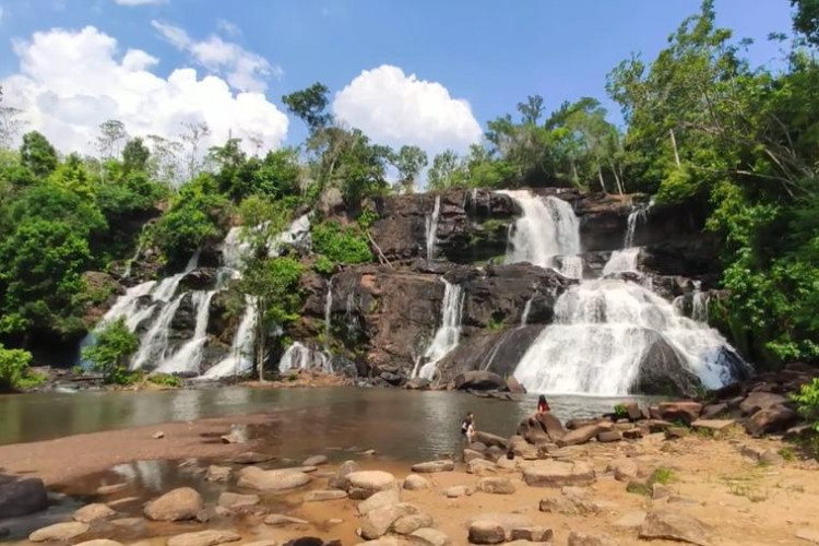 Ministério Público de Mato Grosso alerta sobre riscos à saúde de se tomar banho na Cachoeira do Onze