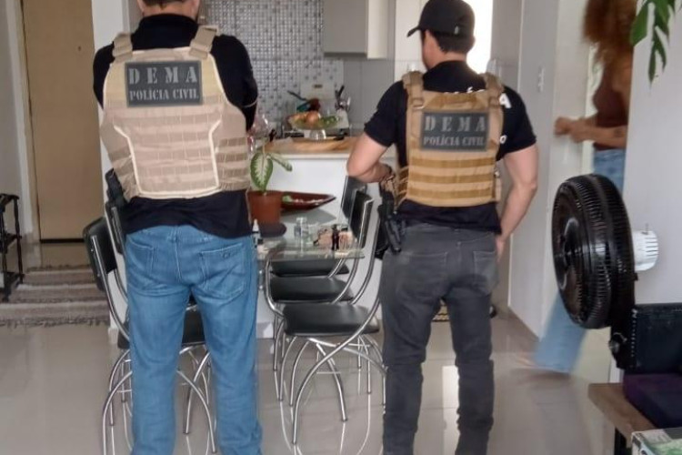 Polícia Civil cumpre 52 mandados para desarticular venda de drogas sintéticas em Cuiabá