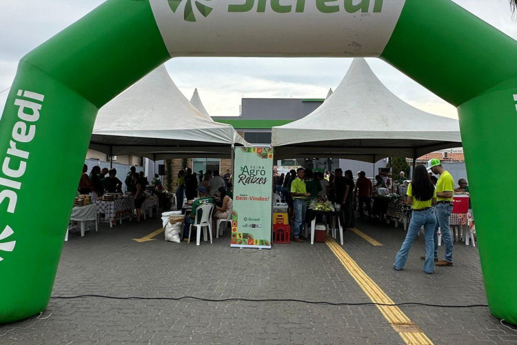 Sicredi e Empaer realizam a Feira Agro Raízes: Fortalecendo a Agricultura  Familiar em Pontes e Lacerda.