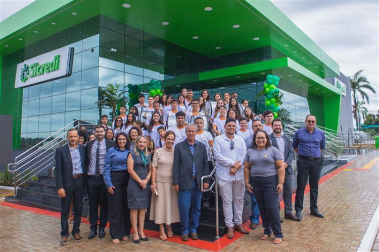 Sicredi inaugura novas instalações da agência de Araputanga no Mato Grosso