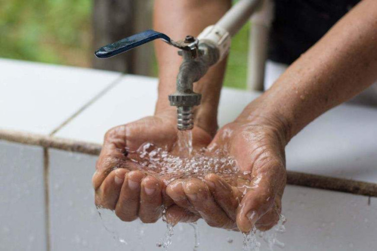 Bairro Santo Antônio recebe melhorias no abastecimento; Águas Pontes e Lacerda instala unidades pressurizadoras na cidade