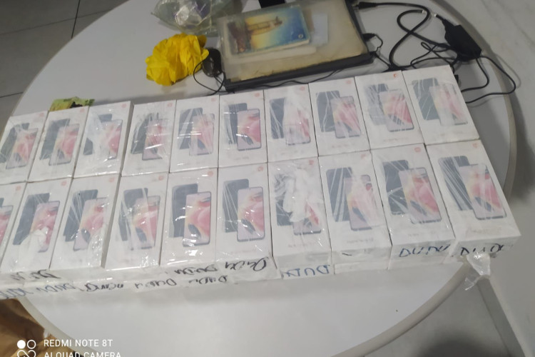 Batalhão de Trânsito prende homem por contrabando e apreende 40 celulares na MT-251