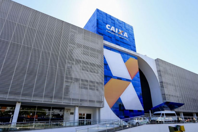 Caixa libera abono salarial para trabalhadores nascidos em maio