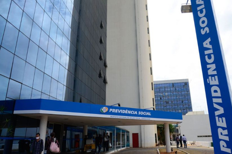 Décimo terceiro do INSS começa a ser depositado hoje